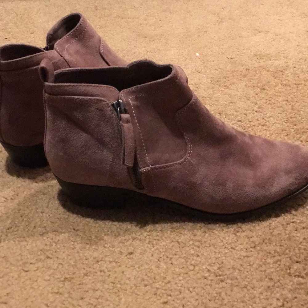 Arizona faux suede ankle boot size 10